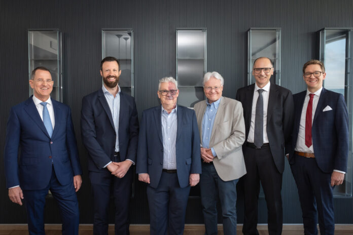Group photo management AOP Health